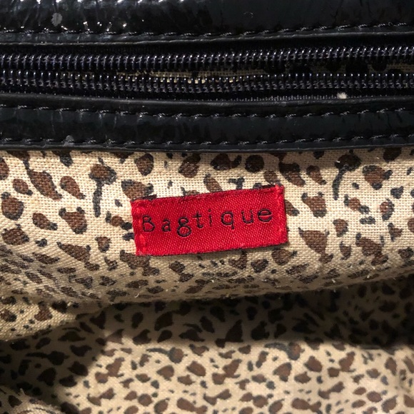 Bagtique patent leather purse - Picture 5 of 7